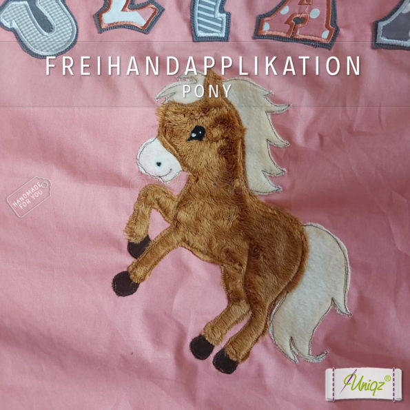 Babydecke mit Freihandapplikation Pferd