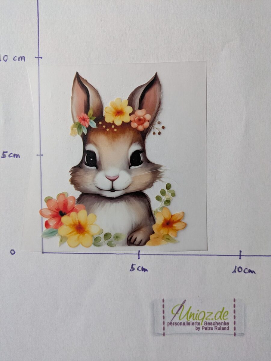 Hase mit bunten Blumen